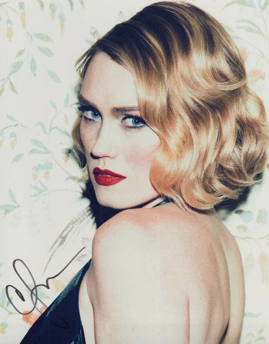 Clare Grant autograph