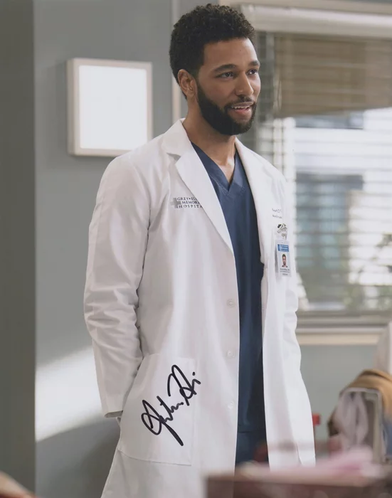 Anthony Hill autograph