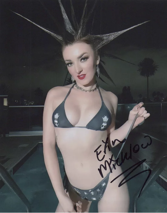 Erin Micklow autograph