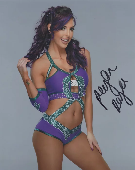Peyton Royce autograph