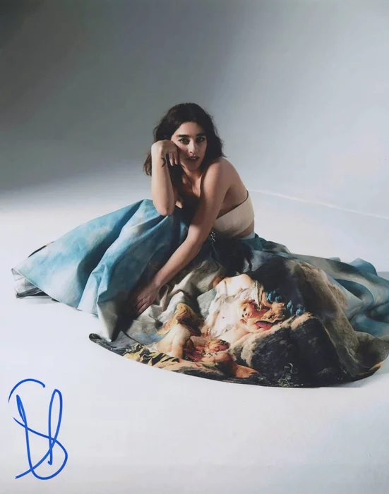 Simona Tabasco autograph