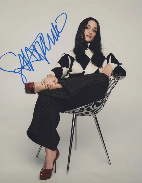 Sara Tomko autograph