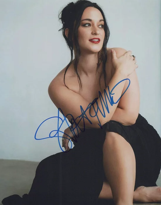 Sara Tomko autograph