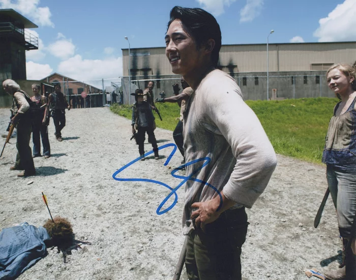 Steven Yeun autograph