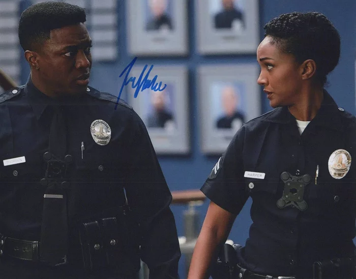 Tru Valentino autograph