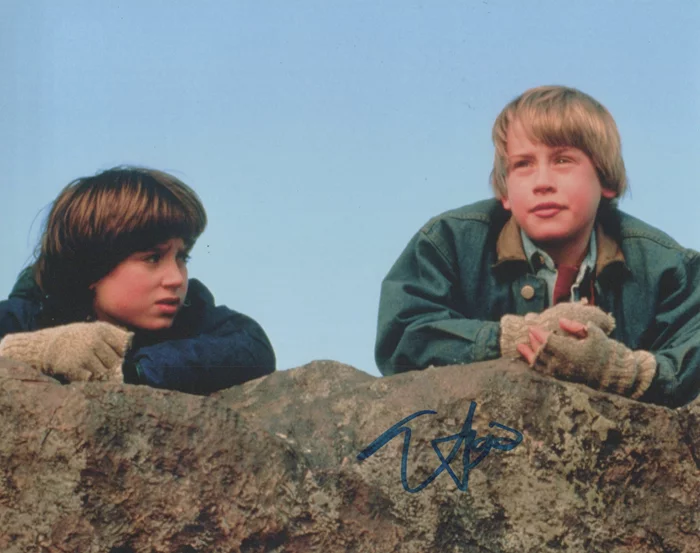 Elijah Wood autograph