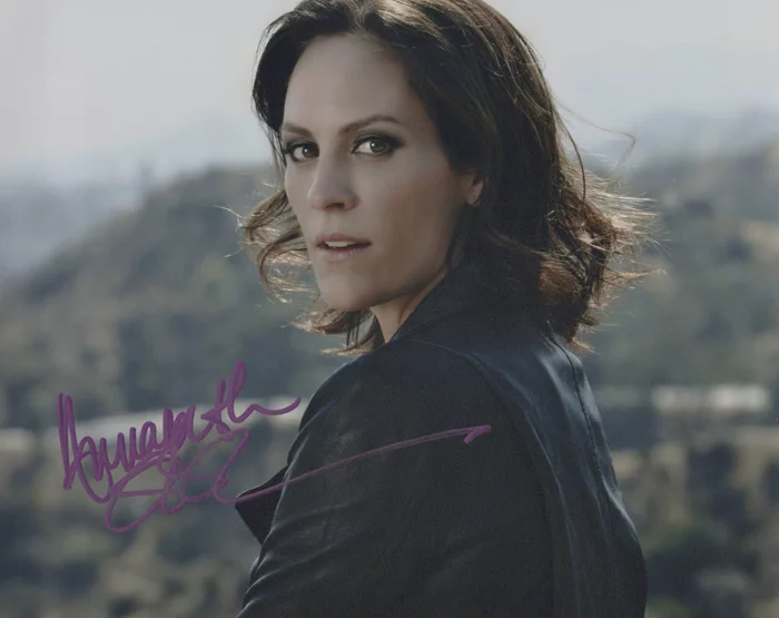 Annabeth Gish autograph