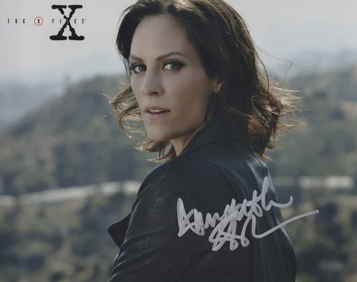 Annabeth Gish autograph
