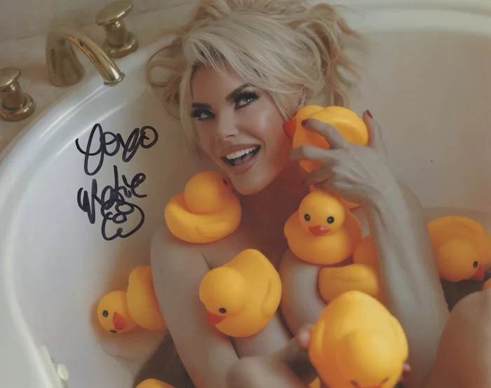 Katie Flowers autograph