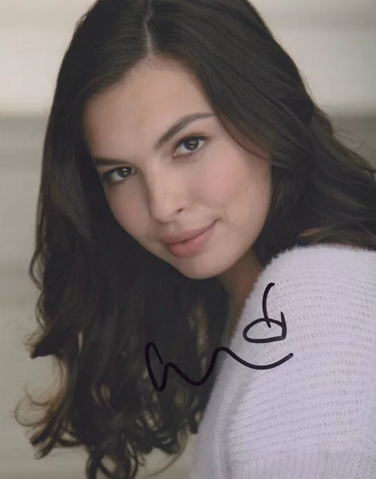 Isabella Gomez autograph