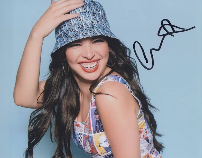 Isabella Gomez autograph