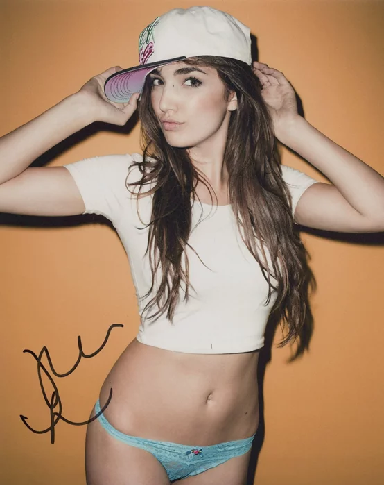 Hailee Keanna Lautenbach autograph