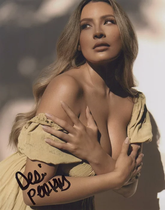 Desi Perkins autograph