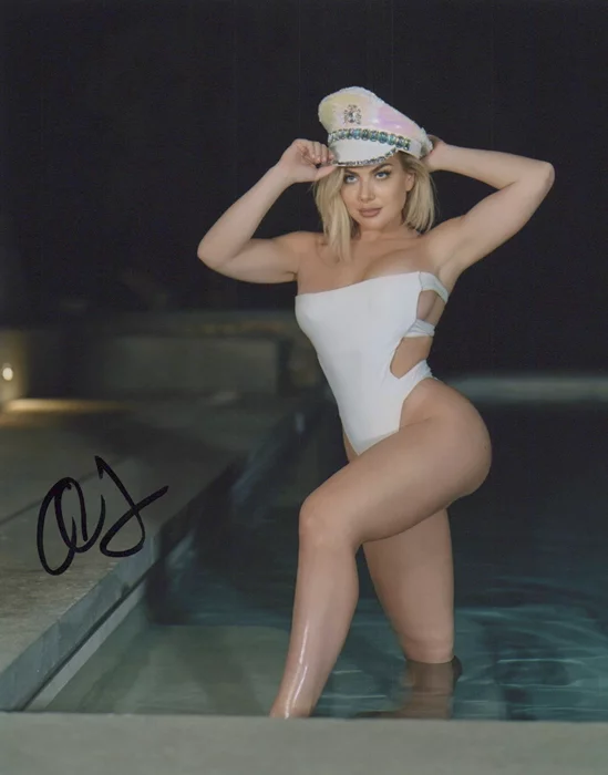 Athena Vas autograph