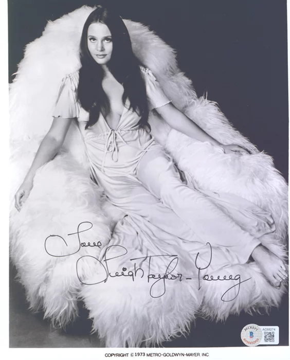 Leigh Taylor-Young autograph