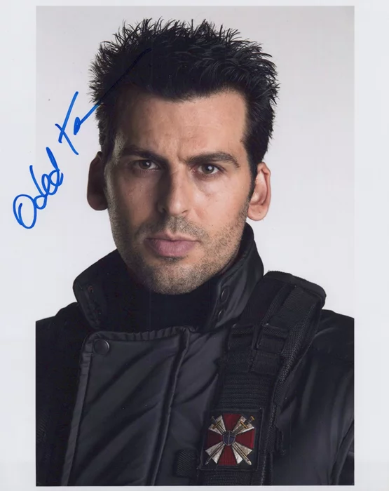 Oded Fehr autograph