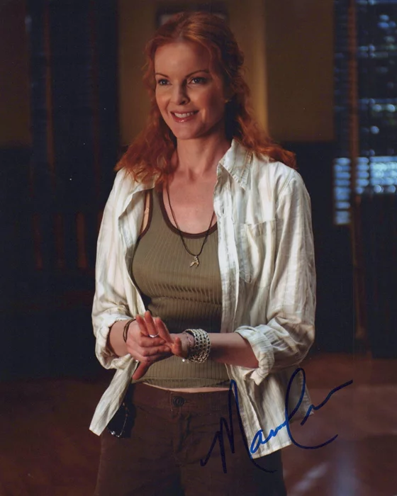 Marcia Cross autograph