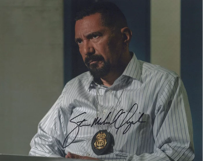 Steven Michael Quezada autograph