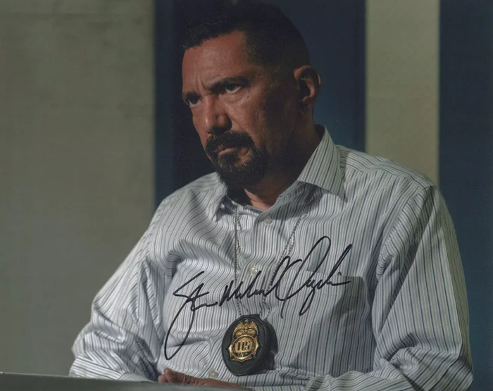 Steven Michael Quezada autograph