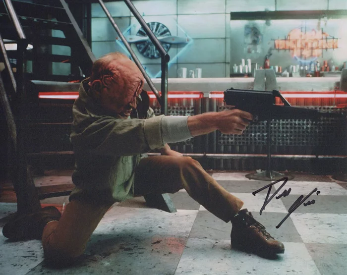 Dean Norris autograph