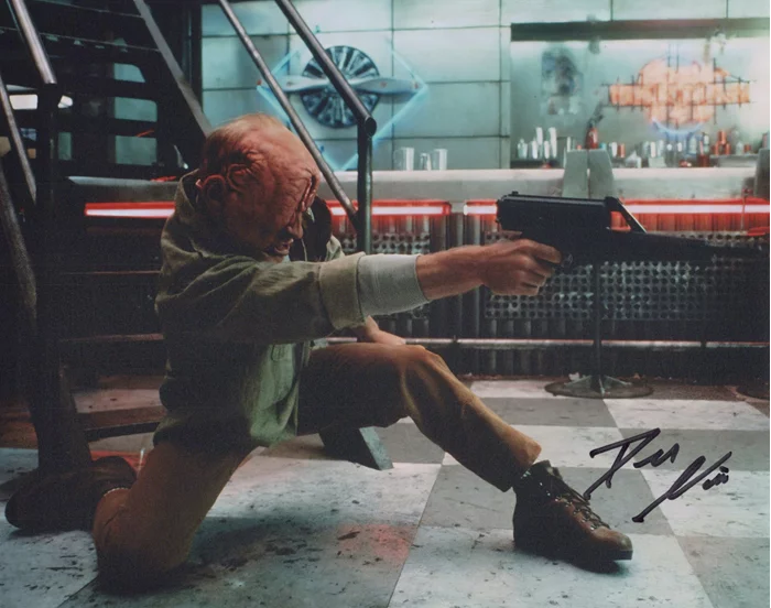Dean Norris autograph