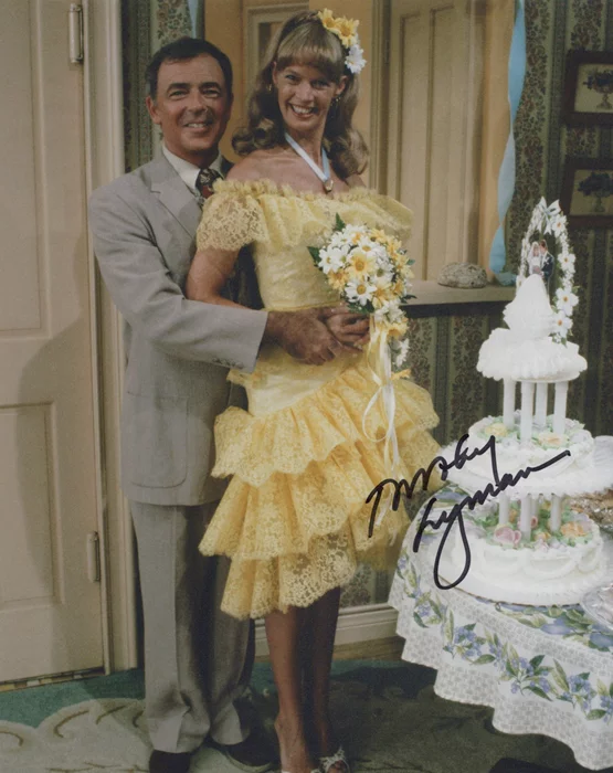 Dorothy Lyman autograph