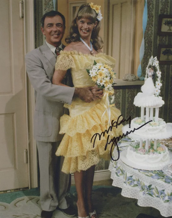 Dorothy Lyman autograph