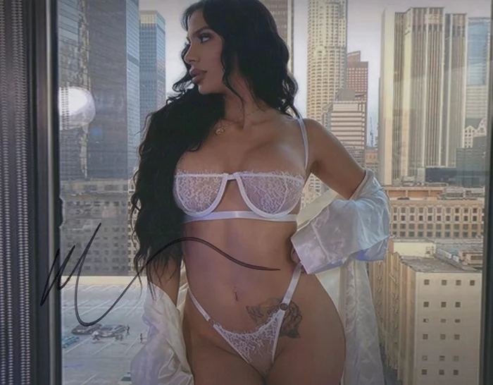 Margaux Cotero autograph