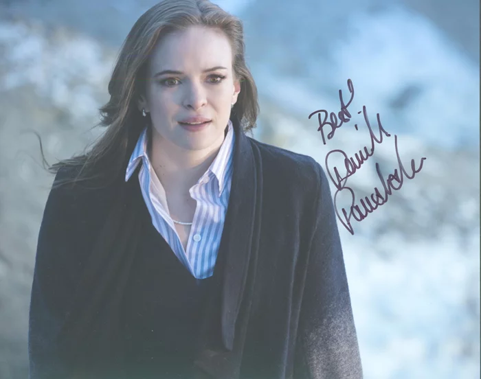 Danielle Panabaker autograph