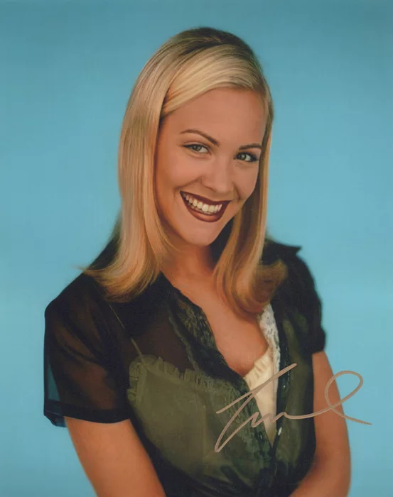 Cynthia Daniel autograph