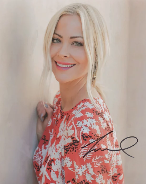 Cynthia Daniel autograph