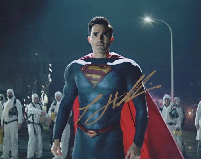 Tyler Hoechlin autograph