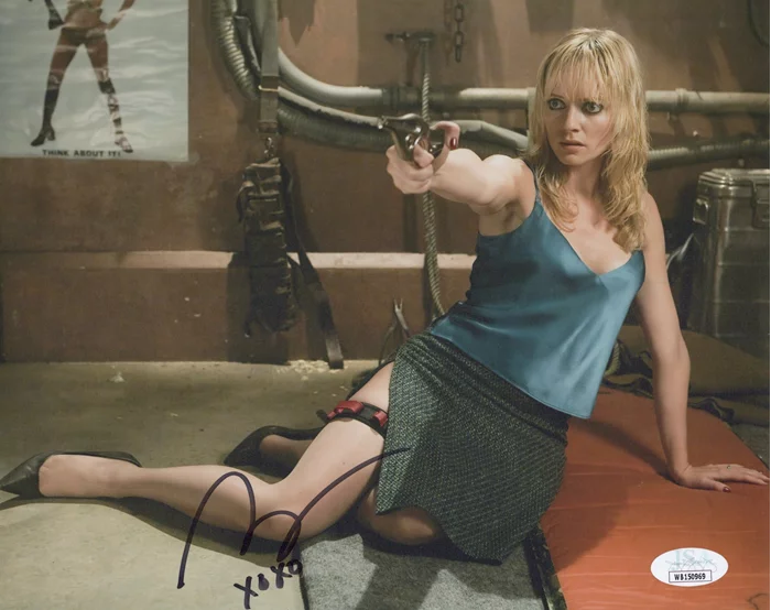 Marley Shelton autograph
