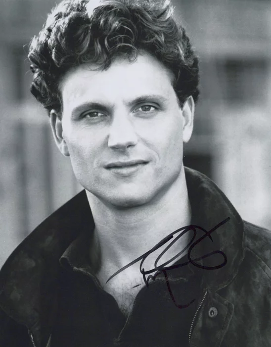 Tony Goldwyn autograph