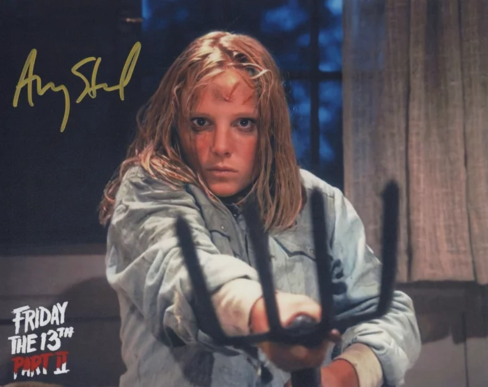 Amy Steel autograph