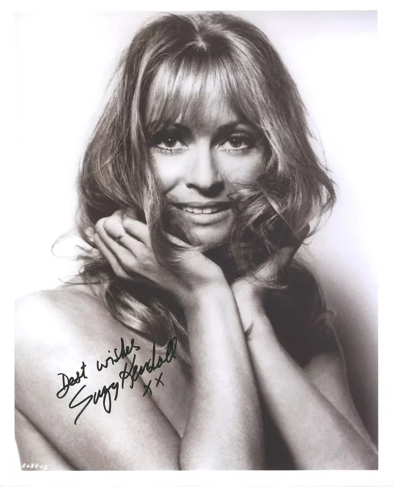 Suzy Kendall autograph