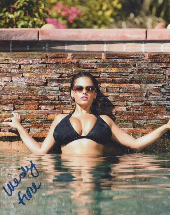 Wendy Fiore autograph