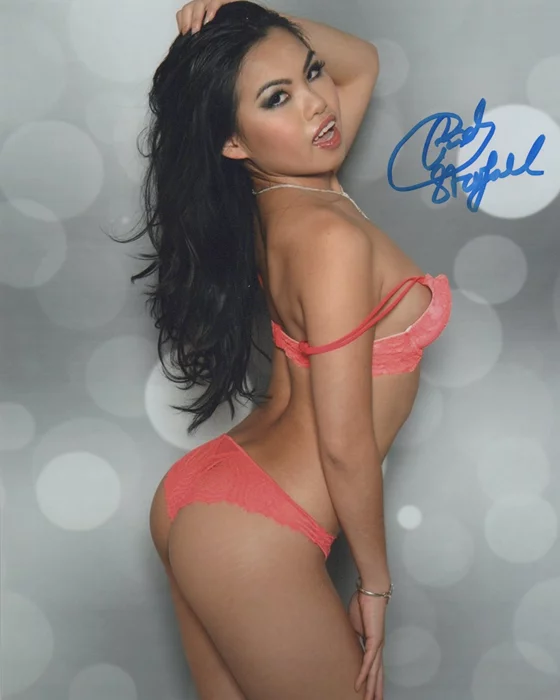 Cindy Starfall autograph