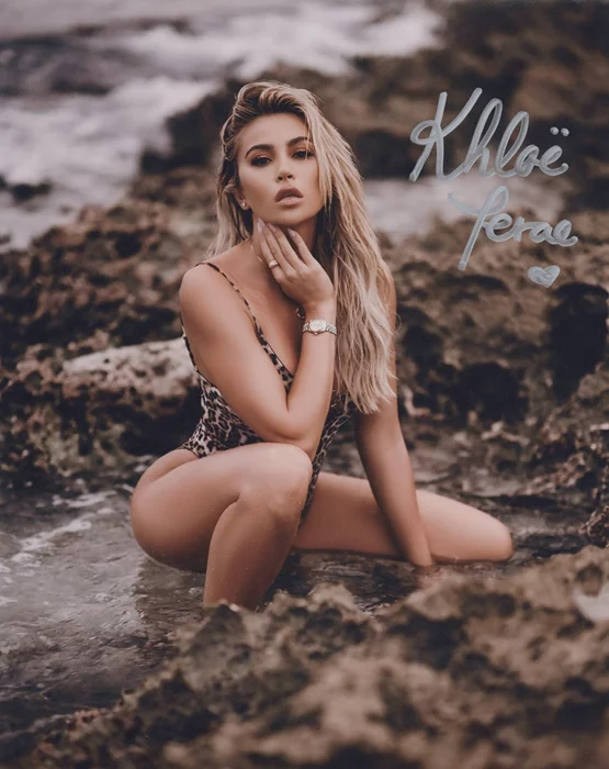 Khloe Terae autograph