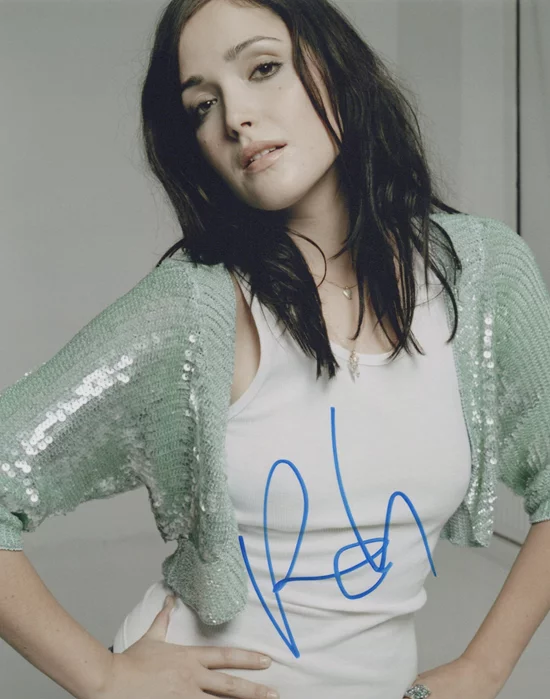 Rose Byrne autograph