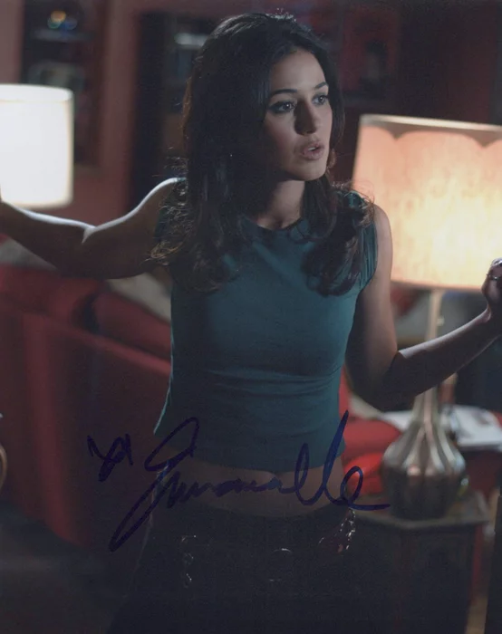 Emmanuelle Chriqui autograph