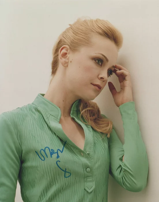 Marisa Coughlan autograph