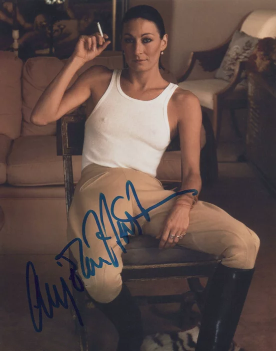 Anjelica Huston autograph