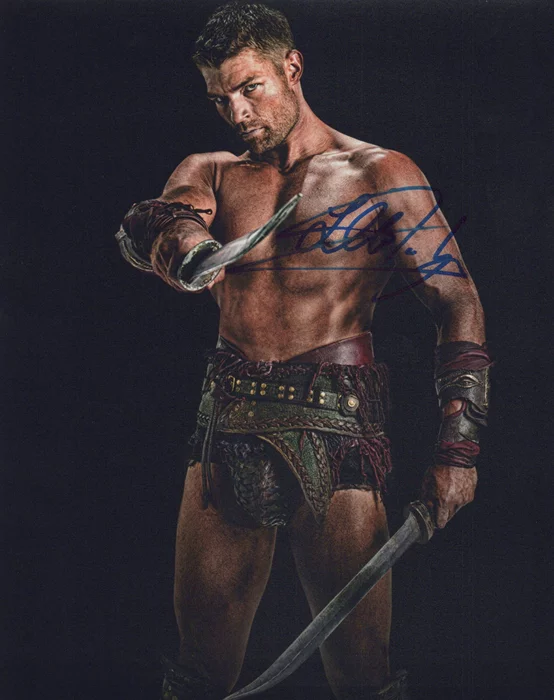 Liam McIntyre autograph