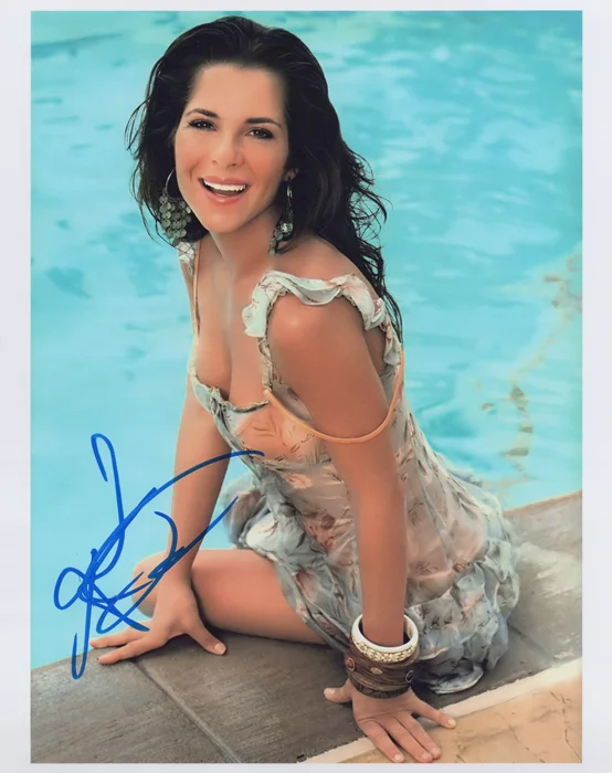 Kelly Monaco autograph