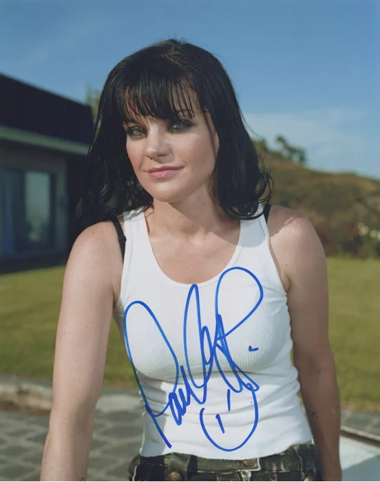 Pauley Perrette autograph