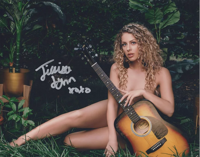 Jillisa Lynn autograph