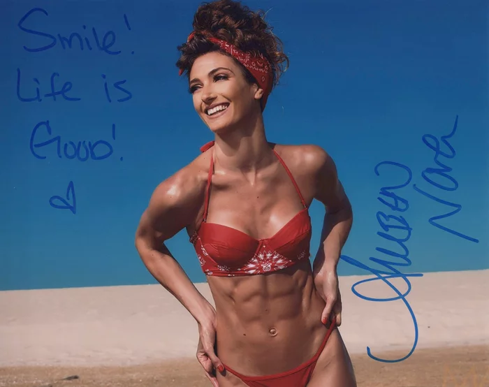 Amber Nova autograph