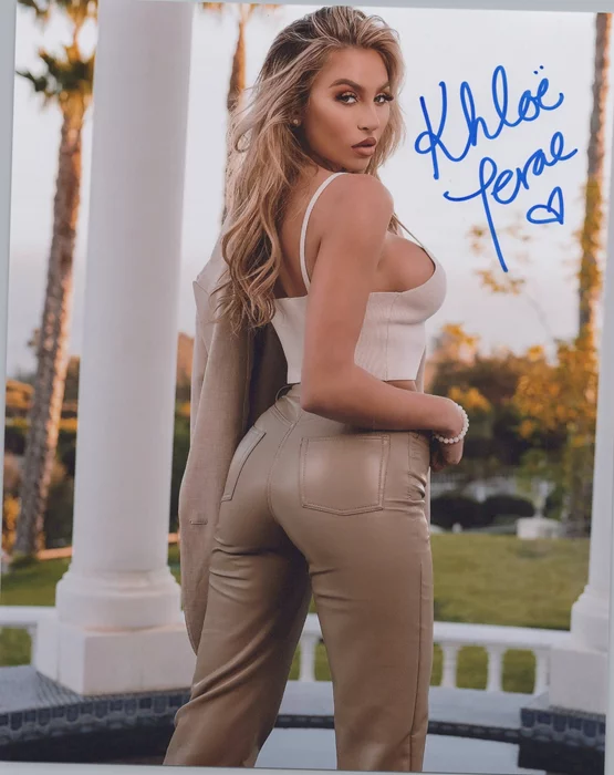 Khloe Terae autograph