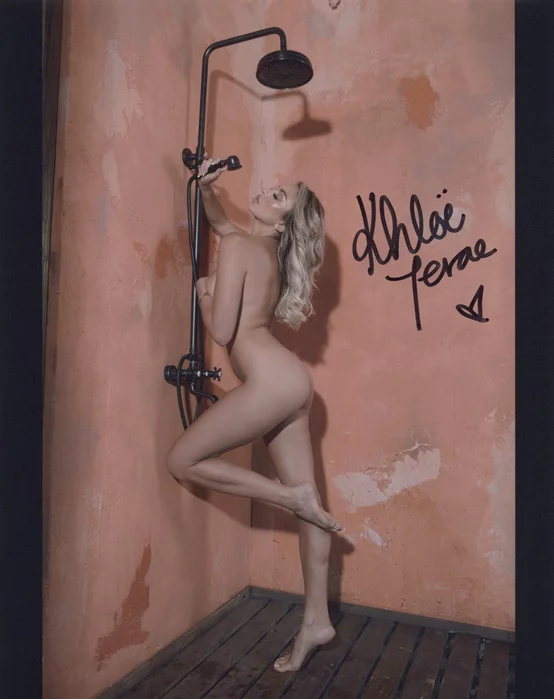 Khloe Terae autograph